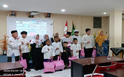 Kegiatan Buka Bersama Kemenag Serta Pemberian Santunan Kepada Anak Yatim dan Dhuafa